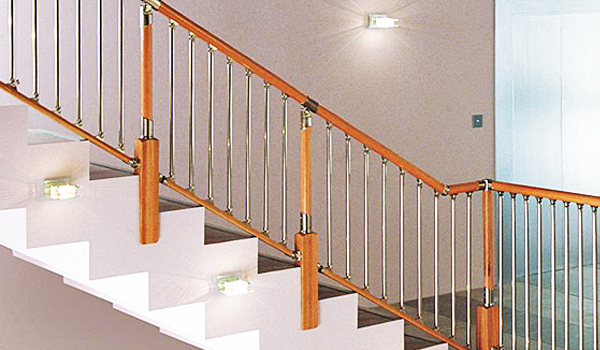 Fusion commercial with metal spindles
